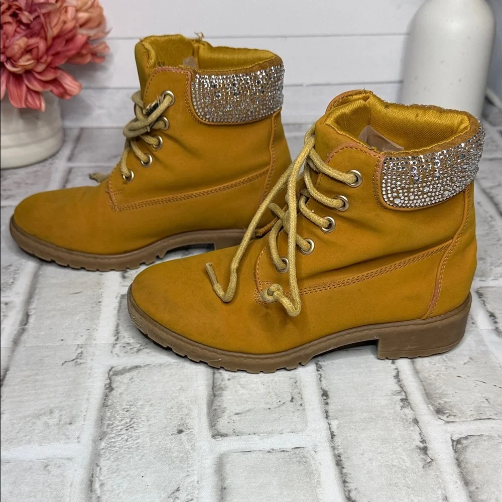 MIA bold mustard